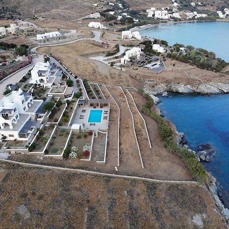 En Plo Aparthotel Agios Romanos Exteriör bild