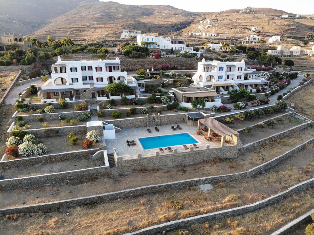 En Plo Aparthotel Agios Romanos Exteriör bild