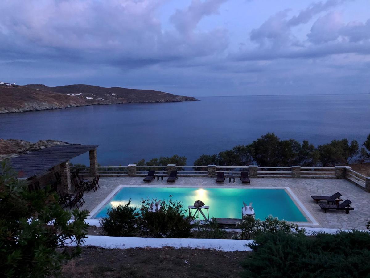 En Plo Aparthotel Agios Romanos Exteriör bild