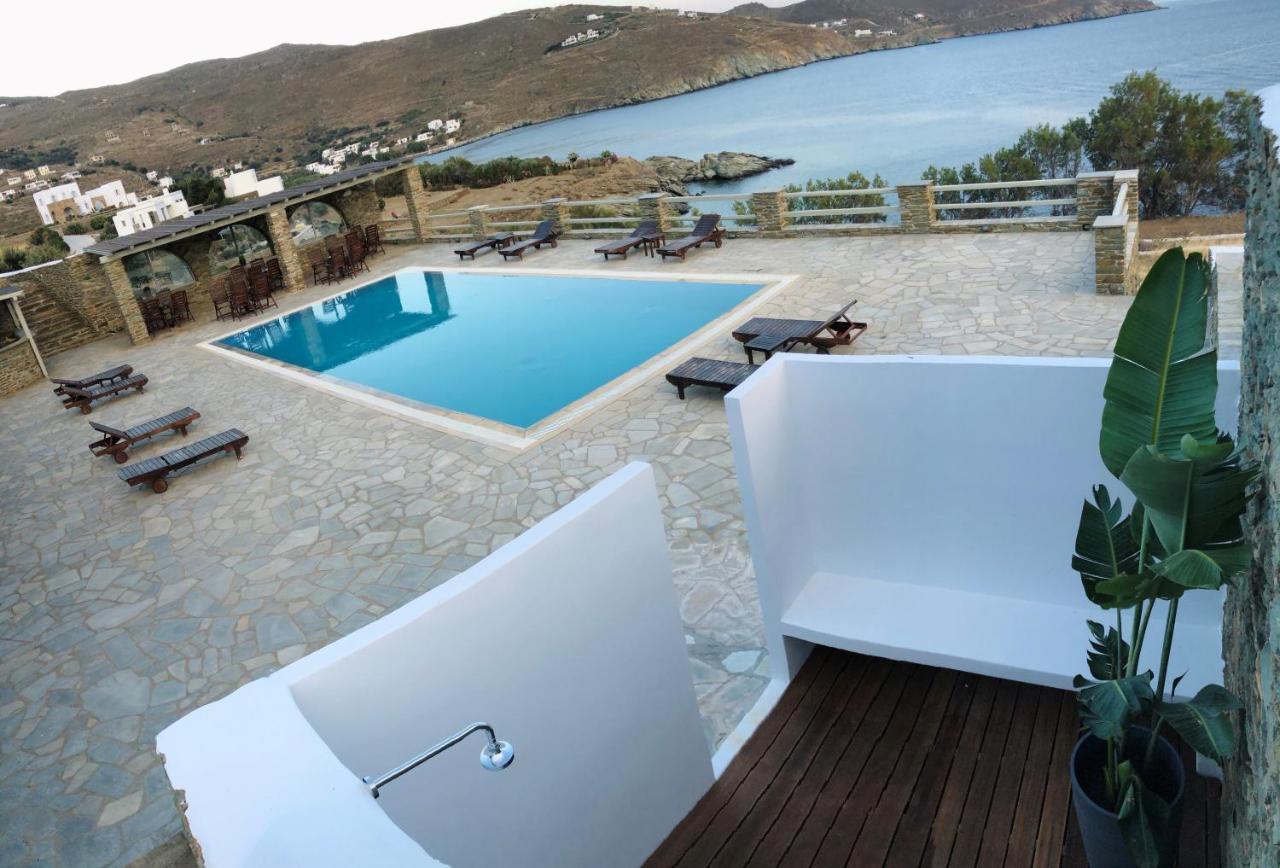 En Plo Aparthotel Agios Romanos Exteriör bild