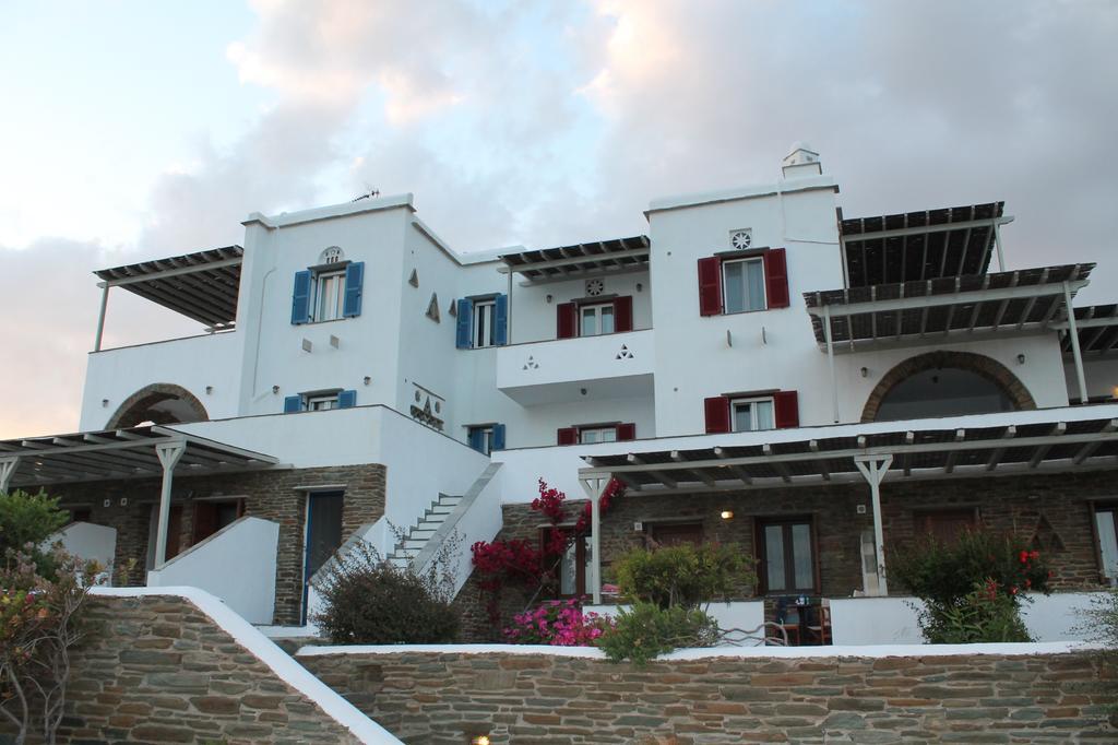 En Plo Aparthotel Agios Romanos Exteriör bild