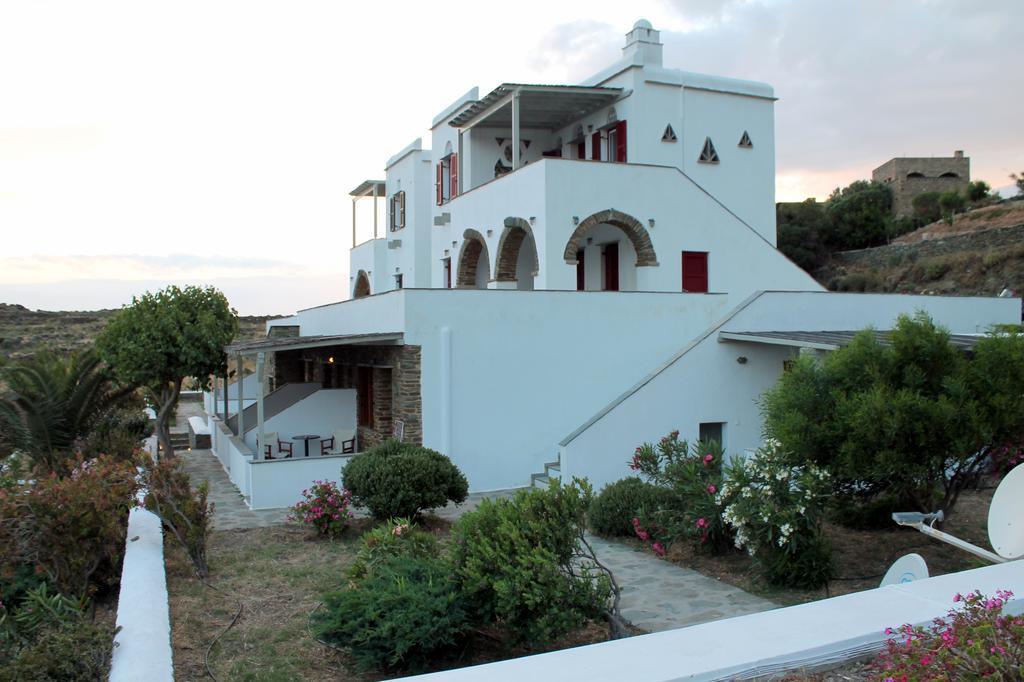 En Plo Aparthotel Agios Romanos Exteriör bild