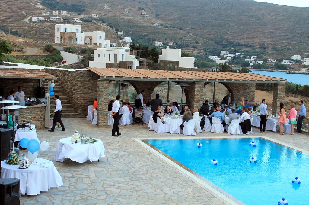 En Plo Aparthotel Agios Romanos Exteriör bild