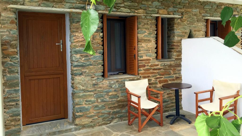 En Plo Aparthotel Agios Romanos Exteriör bild