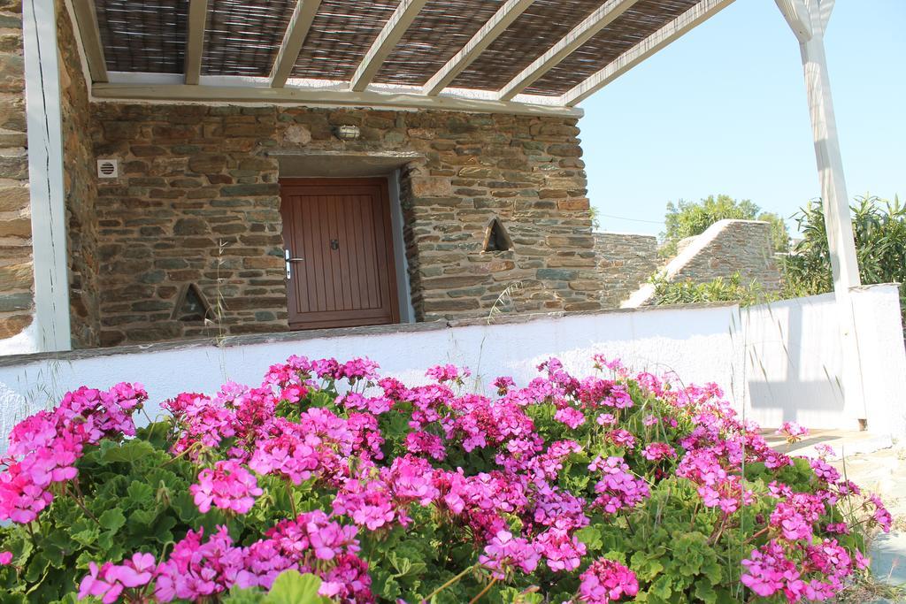 En Plo Aparthotel Agios Romanos Exteriör bild