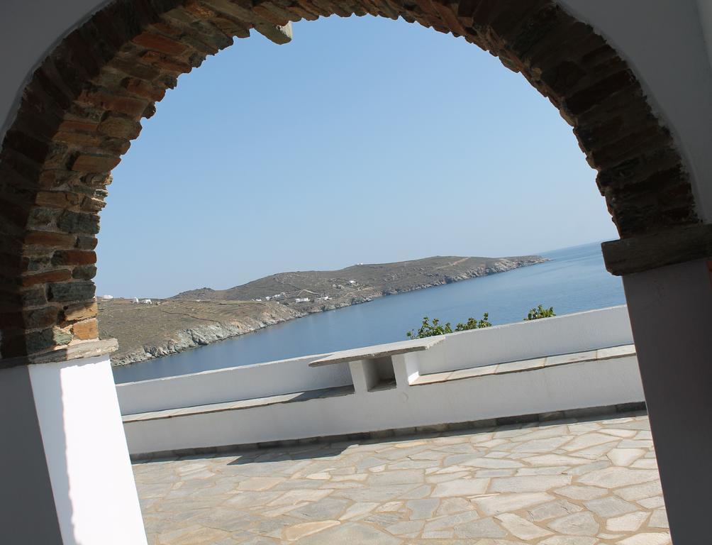 En Plo Aparthotel Agios Romanos Exteriör bild