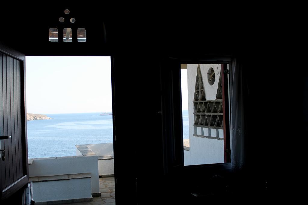 En Plo Aparthotel Agios Romanos Exteriör bild