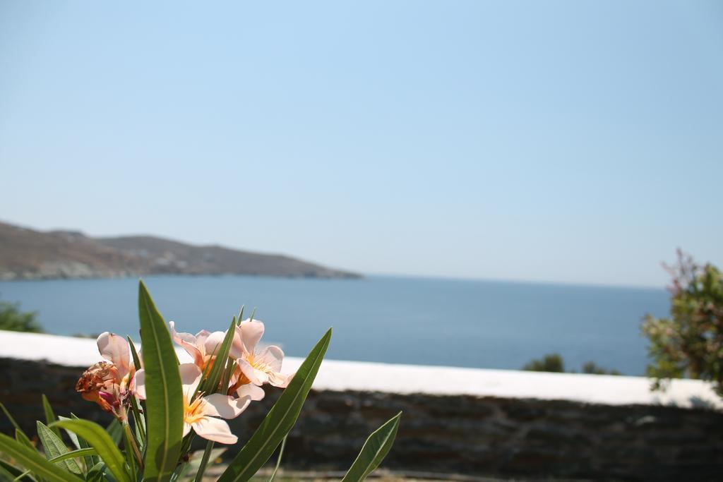 En Plo Aparthotel Agios Romanos Exteriör bild