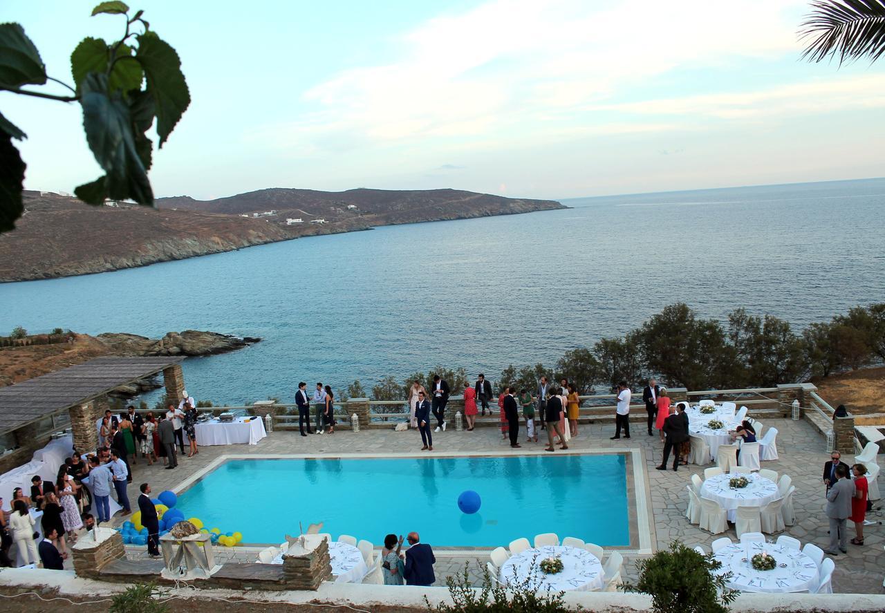 En Plo Aparthotel Agios Romanos Exteriör bild