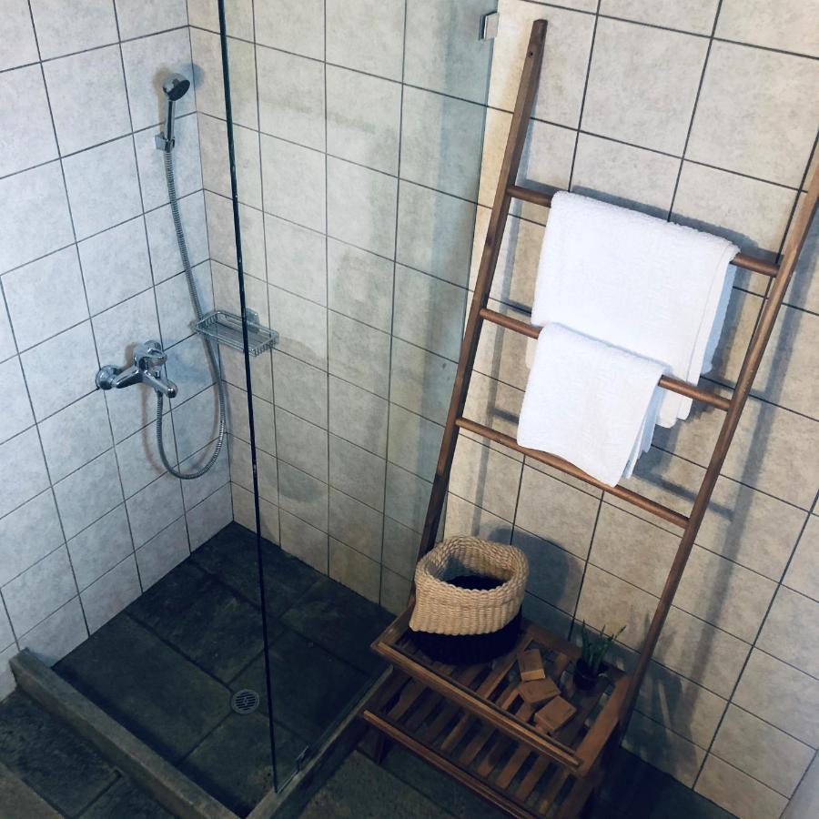 En Plo Aparthotel Agios Romanos Exteriör bild